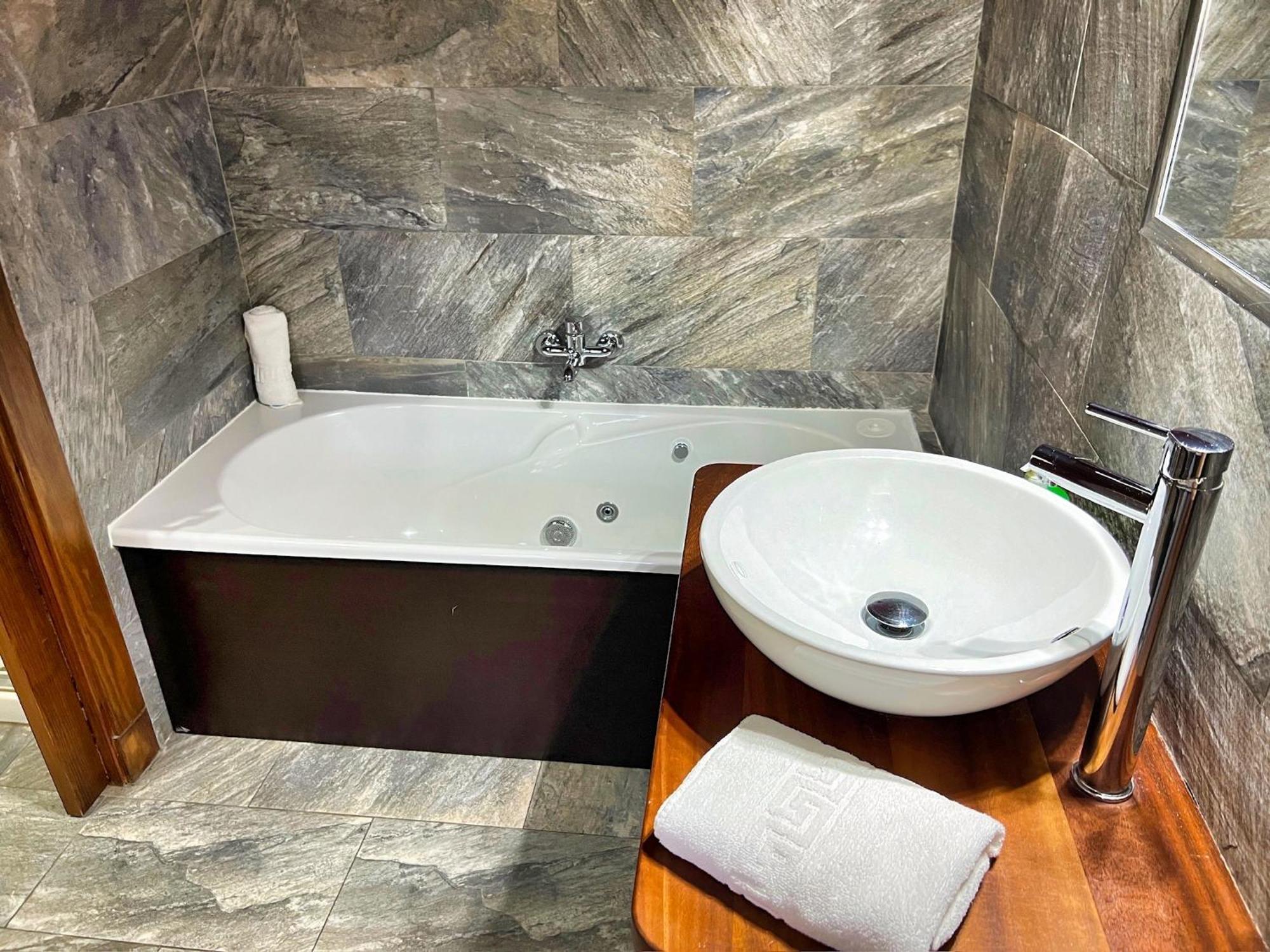Apartamentos Spa Casco Historico De Isla - AlojateIsla Plana Εξωτερικό φωτογραφία